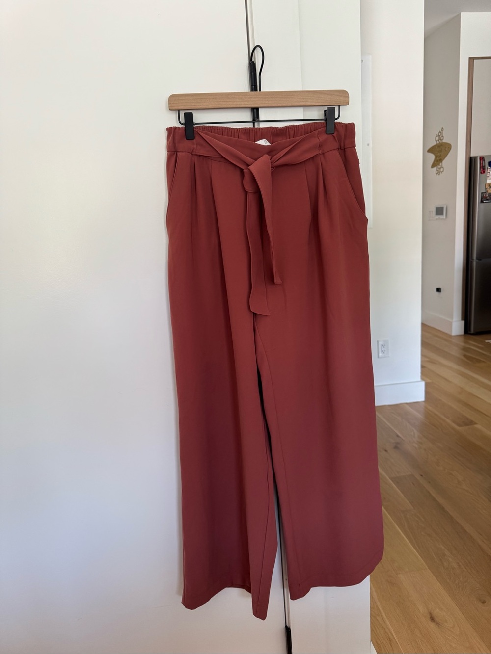 Lululemon Stretch High Rise Wide Leg Tie Waist Pants Size 10
